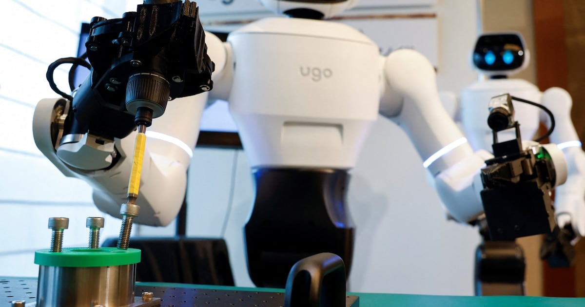 Un robot humanoide con IA debutó en un hospital japonés y ya piensa en oficinas y fábricas