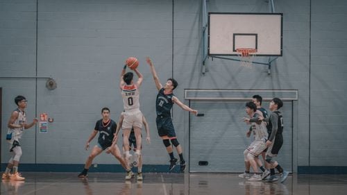 El basketa de Valencia pasa por encima de ASVEL y el invicto sigue de fiesta