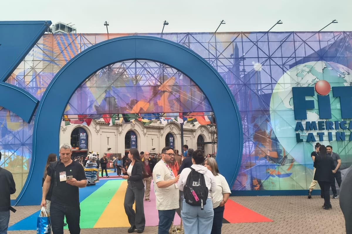 Brasil, Uruguay y Chile desplegaron su oferta regional en la FIT y le apuntan al turista argentino con fechas, beneficios y nuevas rutas