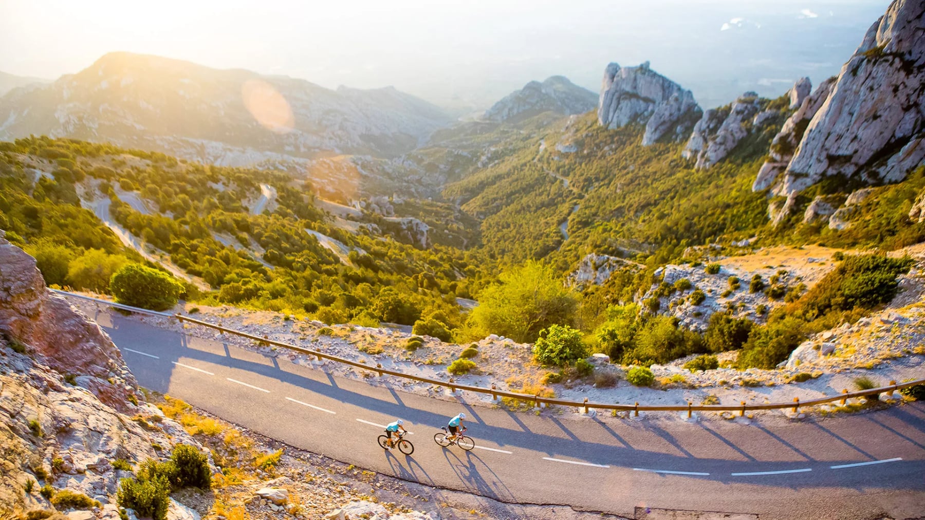 Cataluña a fondo: un circuito de dos mil kilómetros que une el mar, el vino y la alta montaña
