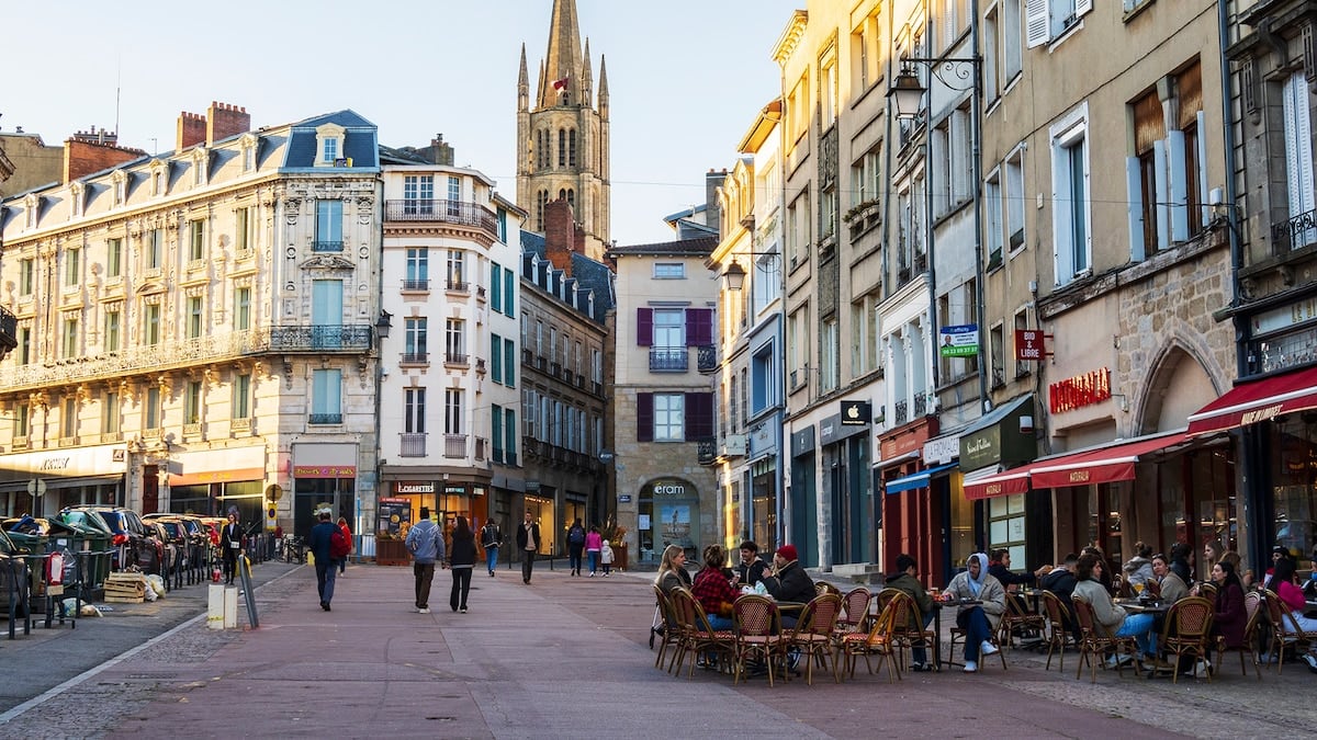Limoges, la capital francesa de la porcelana y el esmalte que dialoga con ocho siglos de oficio