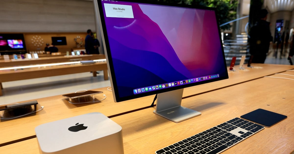 Una utilidad gratuita permite borrar Apple Intelligence de la Mac y recuperar hasta 12 gigas