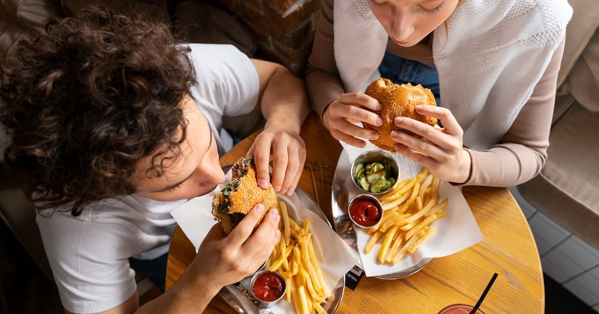 Dos almuerzos iguales en la etiqueta, distintos en el cuerpo: lo que dejó ver un ensayo con 57 voluntarios