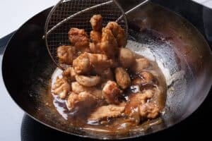 Pollo al limón paso a paso: cómo lograr la cubierta crocante y conservar la carne jugosa