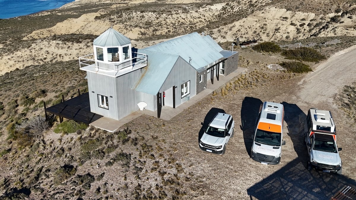 Las Charas, una estancia centenaria en Chubut que combina ballenas, estepa y mar