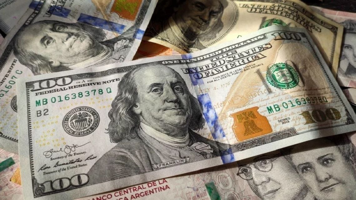 El dólar blue cerró la semana en $1.540 y se igualó con el precio de venta del Banco Nación