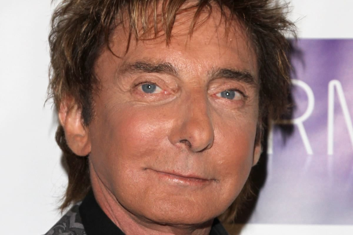 Barry Manilow volvió a hacer de las suyas en Las Vegas: se bajó del escenario después de dos temas y con bronquitis aguda
