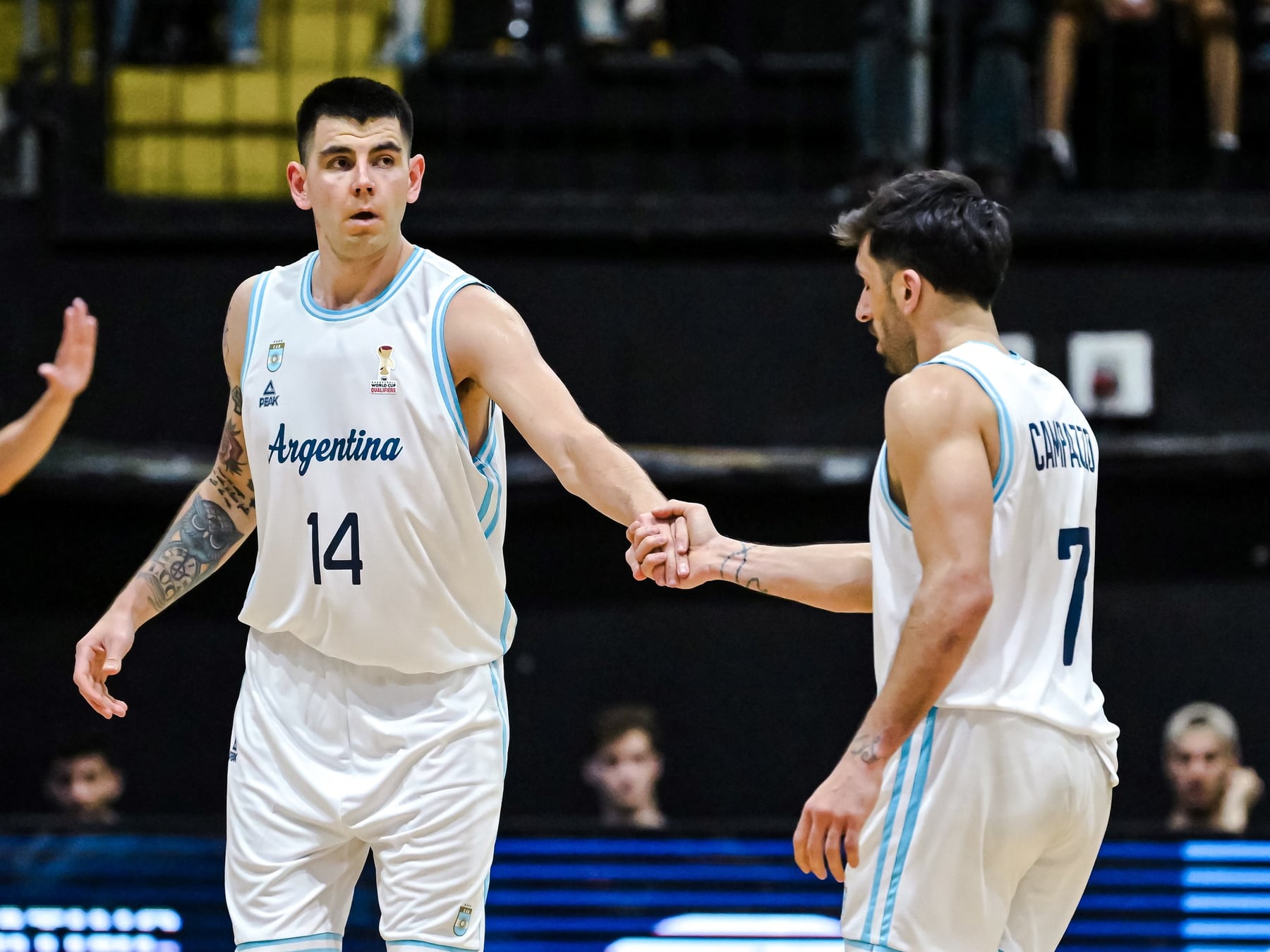 Deck, el hombro que se complica y la Selección que se cruza los dedos