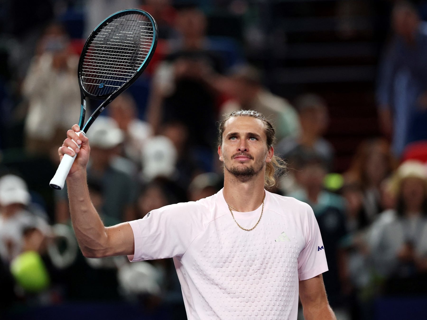 Zverev se calza la corona sin jugar la final: Sinner se bajó y Alcaraz se quedó afuera en Shanghai