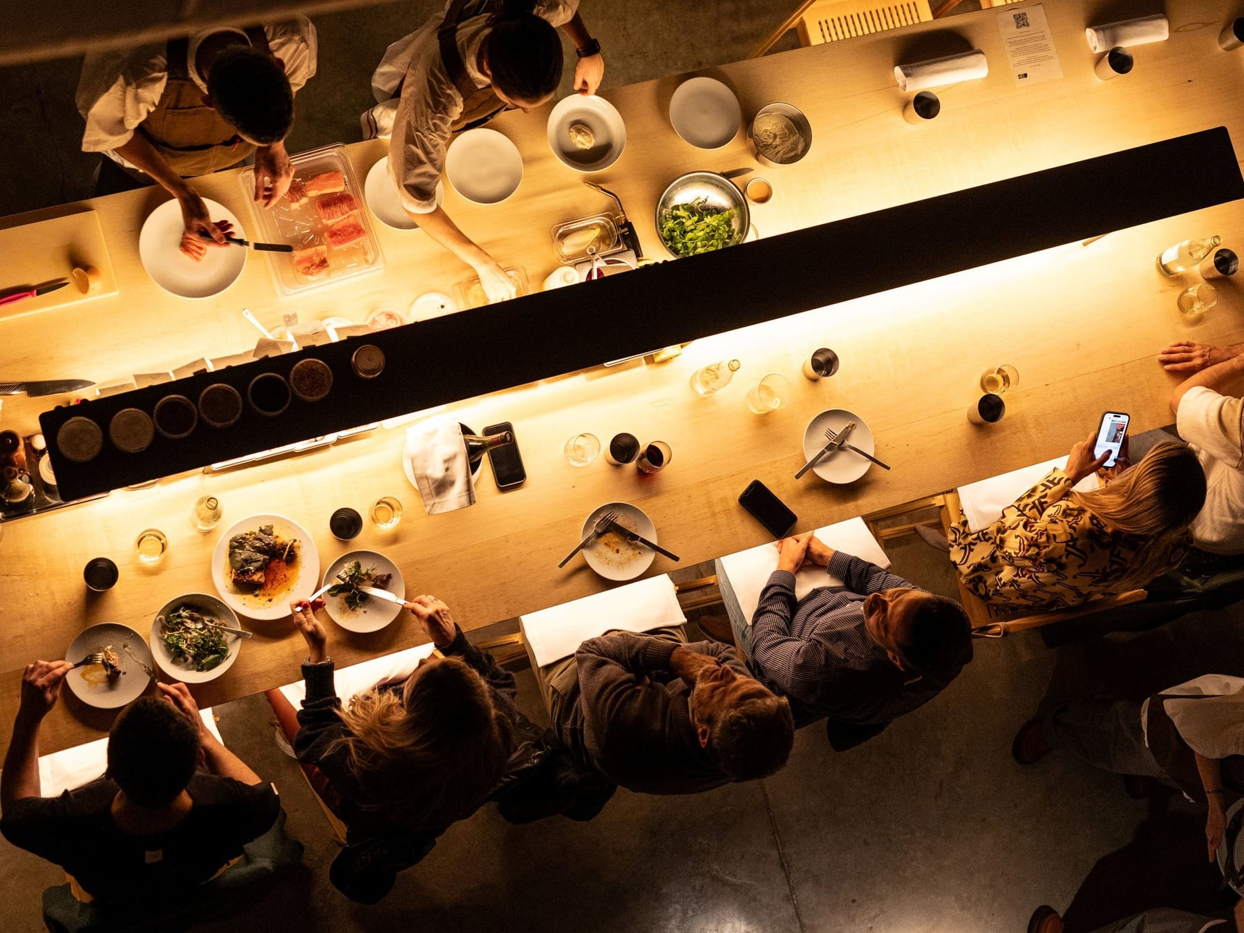 La mesa se achica: los porteños comen menos, comparten más y fotografían cada paso