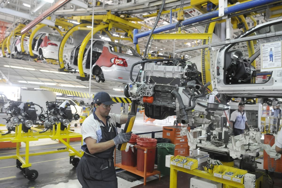 La industria operó al 58,5% de su capacidad en agosto y quedó 1,1 puntos por debajo de 2025