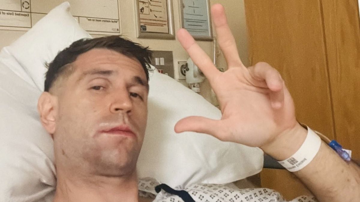 Dibu, mandíbula nueva y un mensaje desde el hospital: "lo más importante es que ganamos y con arco en cero"