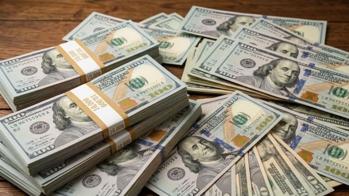 El lunes dejó al blue a 1.555 y al oficial a 1.535, con una brecha mínima en el arranque de la semana