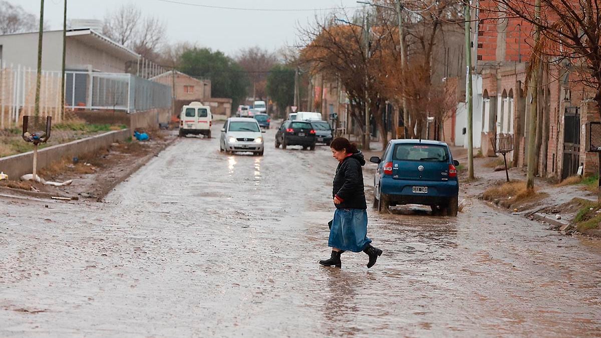 Suelos empapados y arroyos que vuelven a rugir: cómo prepararse en Neuquén antes de que el agua golpee
