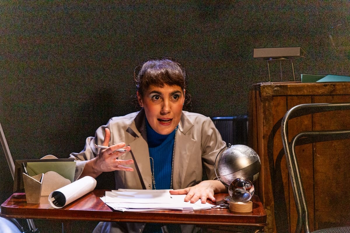 Una científica con las estrellas a favor y en contra: llega "Estrellada" a Villa Crespo