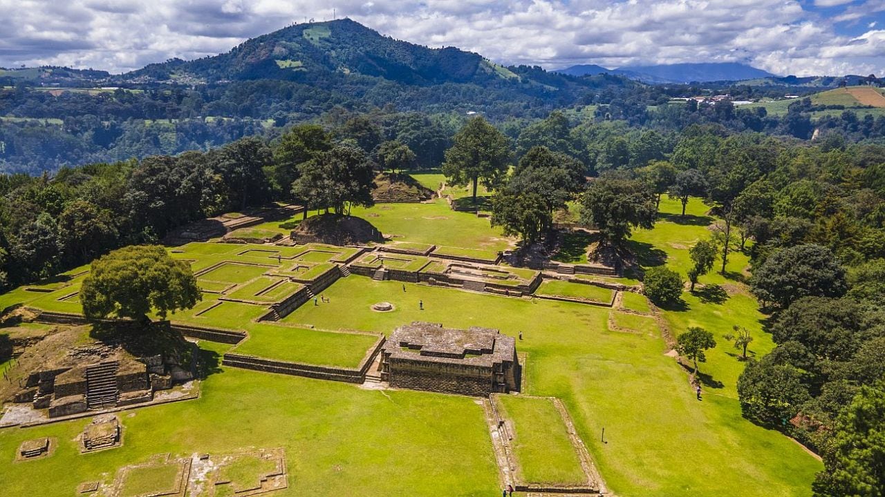 Guatemala, un país del tamaño de la provincia de Buenos Aires que selva, volcanes y mar Caribe