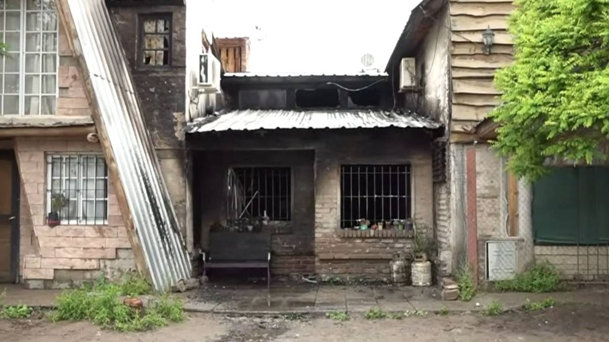 Una familia escapó sin heridas de un incendio que destruyó su casa en Neuquén